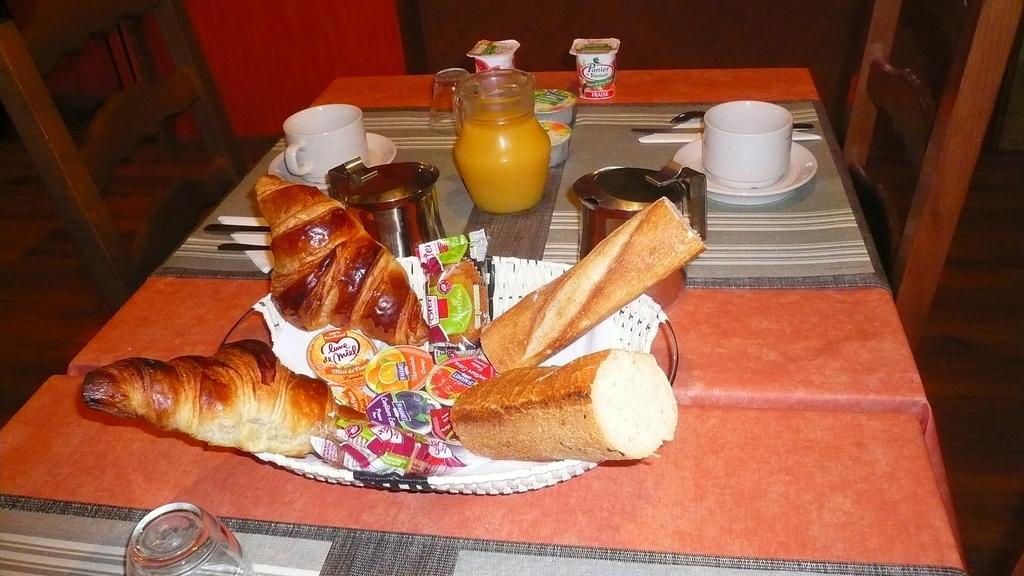 Hotel L'Europeen Tarbes Eksteriør billede