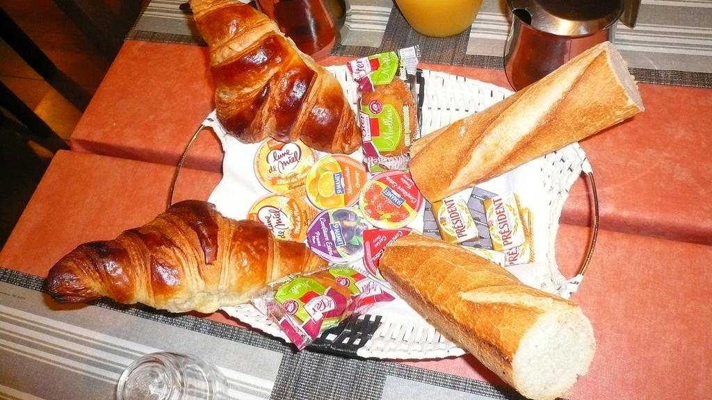 Hotel L'Europeen Tarbes Eksteriør billede