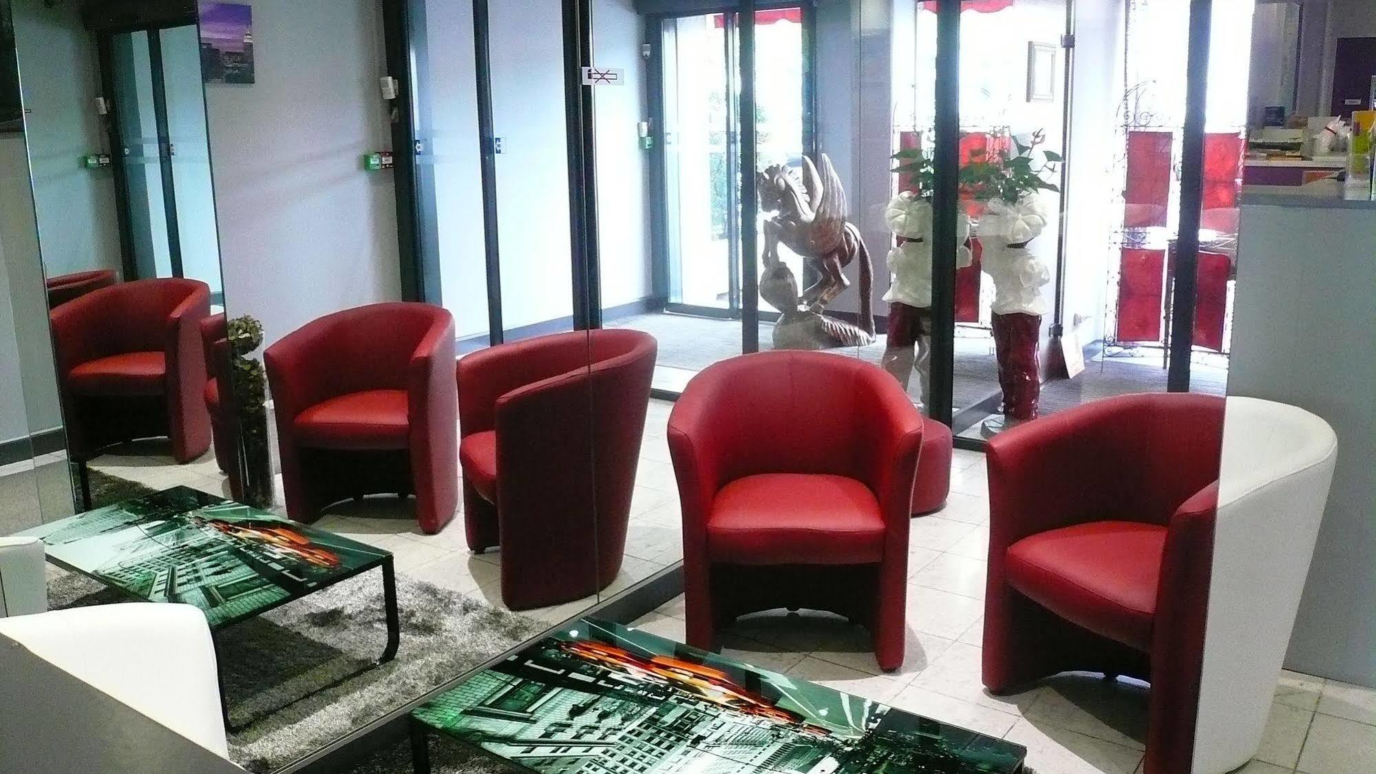 Hotel L'Europeen Tarbes Eksteriør billede